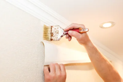 Pose de papier peint au Peyrat — revêtements muraux et toiles de verre